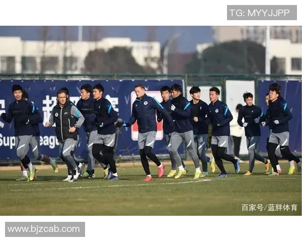 伯尔尼青年队迎战曼联队双方实力对决引发球迷热议