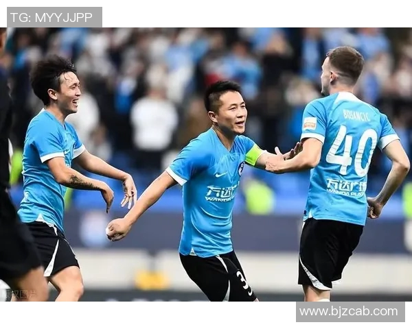 大连人主场迎战天津队全力争胜期待精彩对决与球迷共庆足球盛宴 大连人主场迎战天津队全力争胜期待精彩对决与球迷共庆足球盛宴