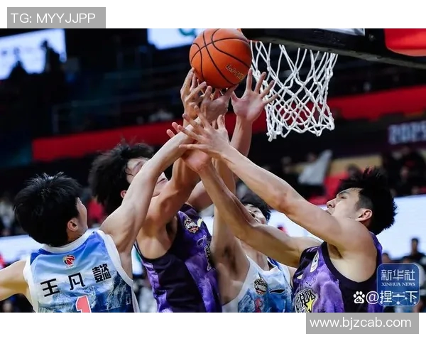 CBA激战深圳队迎战新疆队全力争胜展现球队实力与风采