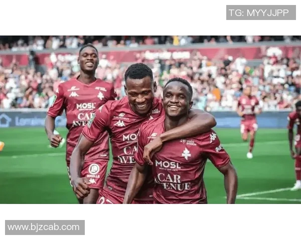 斯特拉斯与梅斯激战正酣谁能在法甲赛场上笑到最后