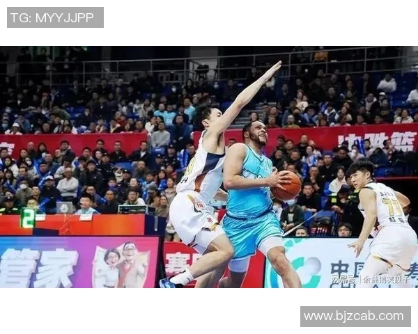 CBA精彩回放广东队对阵青岛队的激烈比赛全程回顾与分析