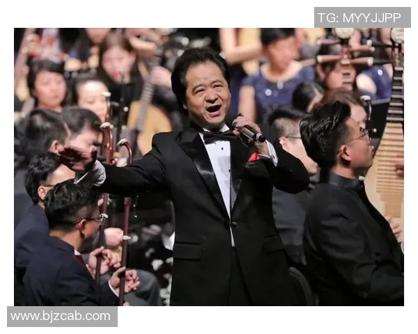 可兰白克的传奇人生与音乐之路:从草原到世界舞台的华丽转身 可兰白克的传奇人生与音乐之路:从草原到世界舞台的华丽转身