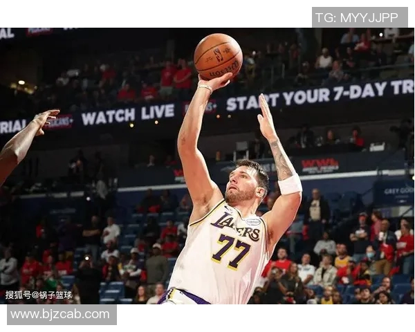 卢卡东契奇如何在NBA赛场上展现出超凡的篮球才华与领导能力 卢卡东契奇如何在NBA赛场上展现出超凡的篮球才华与领导能力