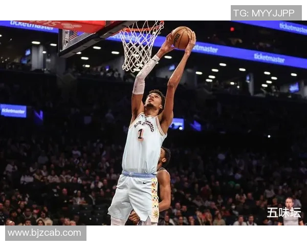 文班亚马新秀赛季表现惊艳场均数据领先同届球员引发关注